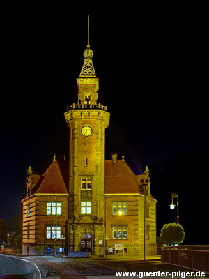 Altes Dortmunder Hafenamt - nächtliche Beleuchtung