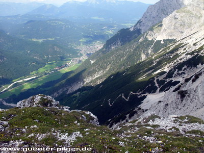 Blick vom Gipfel zur Brunnsteinspitze